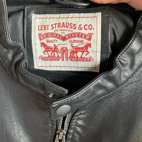 New!Levi's Black faux Leather Jacket - Picture 2 of 7